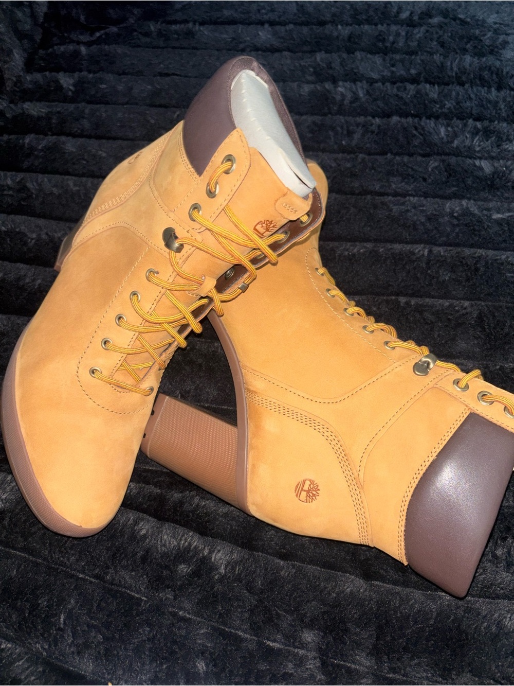 Timberland Women's Wheat/Chocolate Lace-Up Nubuck Boots